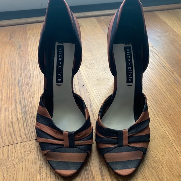 Alice + Olivia Peep Toe Heels - Picture 2 of 8